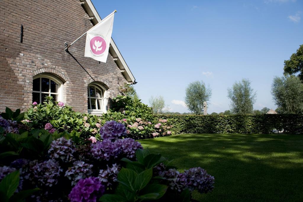 Bed and Breakfast Oranje Hoeve Хеленавен Экстерьер фото